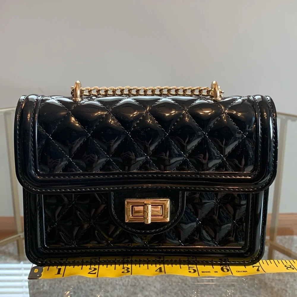 Black Quilted Crossbody with gold chain - Picture 4 of 16